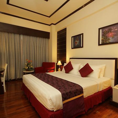 Hotel Maharadja Jakarta Buitenkant foto