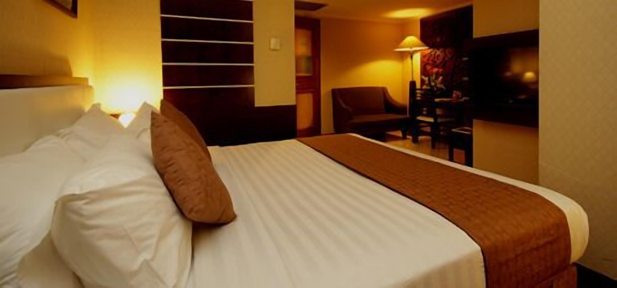 Hotel Maharadja Jakarta Buitenkant foto