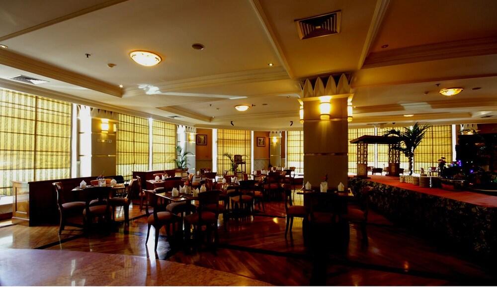 Hotel Maharadja Jakarta Buitenkant foto
