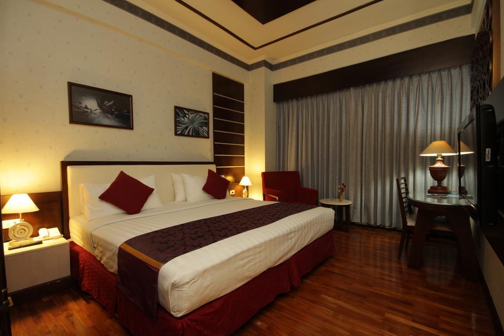 Hotel Maharadja Jakarta Buitenkant foto