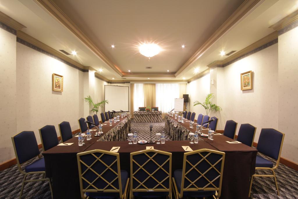 Hotel Maharadja Jakarta Buitenkant foto