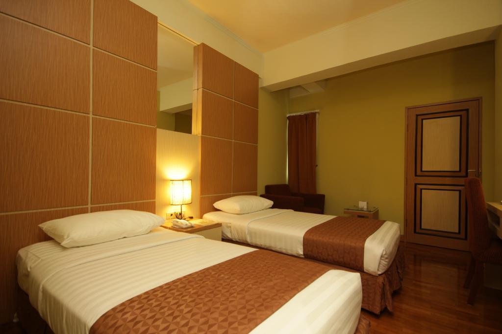 Hotel Maharadja Jakarta Buitenkant foto