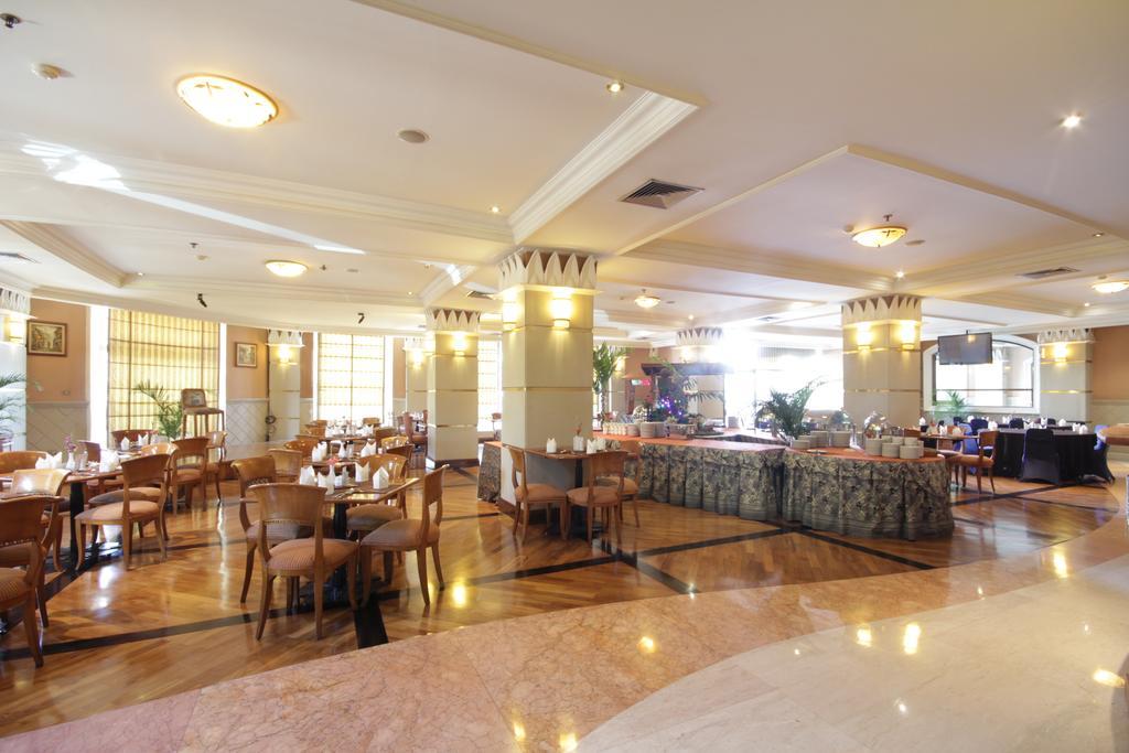 Hotel Maharadja Jakarta Buitenkant foto