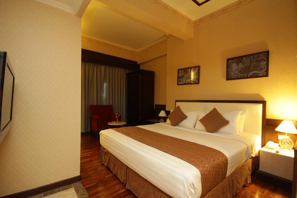 Hotel Maharadja Jakarta Buitenkant foto