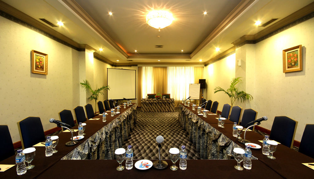 Hotel Maharadja Jakarta Buitenkant foto
