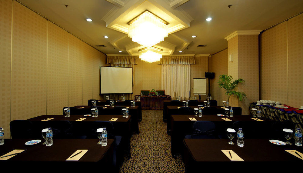 Hotel Maharadja Jakarta Buitenkant foto